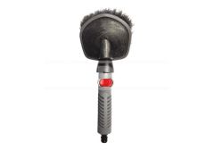 Wash brush with water switch